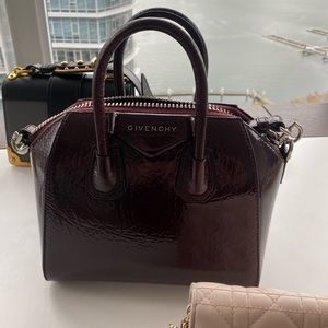 Small Givenchy Antigona Bag. New Condition. Grainy Burgundy.
